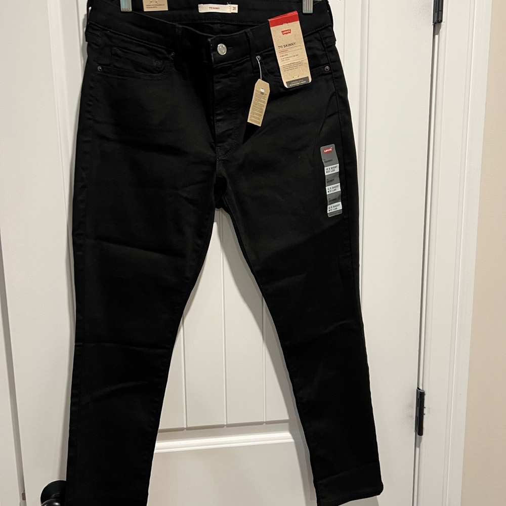Levi's Black Skinny Jeans 711 fit
